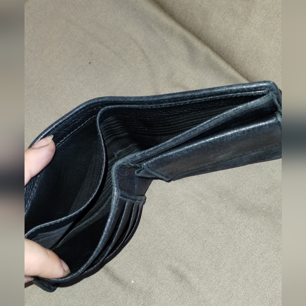 VINTAGE GUCCI SOFT BLACK LEATHER MEN'S BI-FOLD WALLET ~ AUTHENTIC - Picture 14 of 16